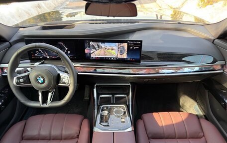 BMW 7 серия, 2025 год, 14 700 000 рублей, 10 фотография