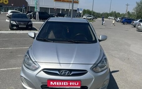 Hyundai Solaris II рестайлинг, 2012 год, 750 000 рублей, 3 фотография