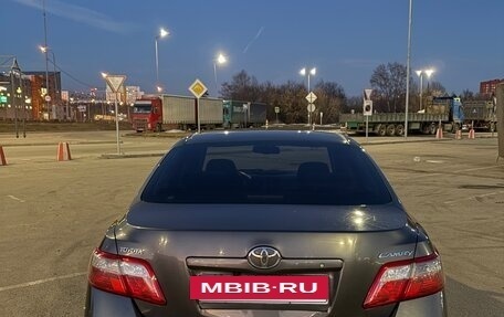 Toyota Camry, 2011 год, 980 000 рублей, 4 фотография