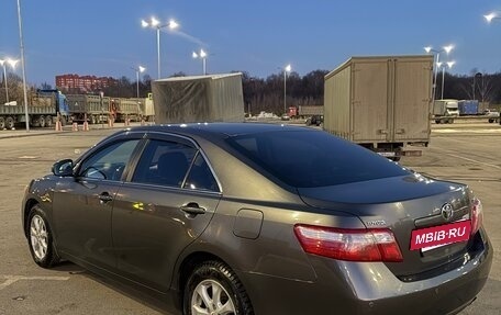 Toyota Camry, 2011 год, 980 000 рублей, 3 фотография