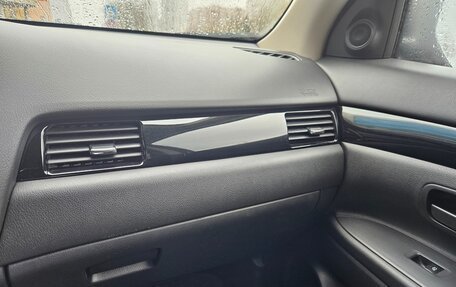 Mitsubishi Outlander III рестайлинг 3, 2018 год, 2 350 000 рублей, 4 фотография