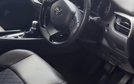 Toyota C-HR I рестайлинг, 2020 год, 2 590 000 рублей, 4 фотография