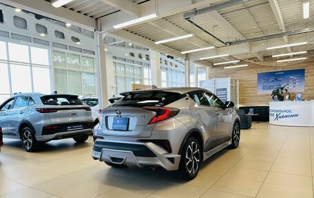 Toyota C-HR I рестайлинг, 2017 год, 2 249 900 рублей, 6 фотография