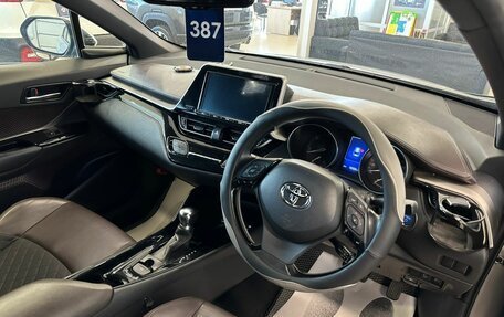 Toyota C-HR I рестайлинг, 2017 год, 2 249 900 рублей, 11 фотография