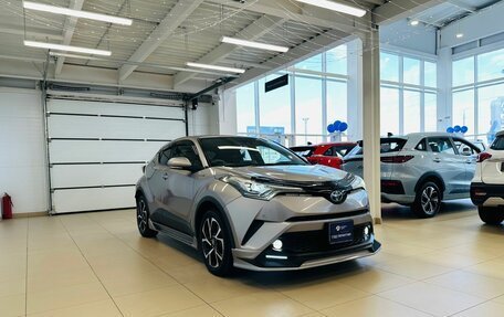 Toyota C-HR I рестайлинг, 2017 год, 2 249 900 рублей, 8 фотография