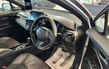 Toyota C-HR I рестайлинг, 2017 год, 2 249 900 рублей, 10 фотография