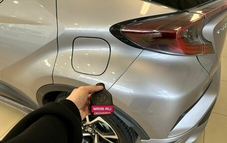 Toyota C-HR I рестайлинг, 2017 год, 2 249 900 рублей, 23 фотография