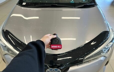 Toyota C-HR I рестайлинг, 2017 год, 2 249 900 рублей, 29 фотография