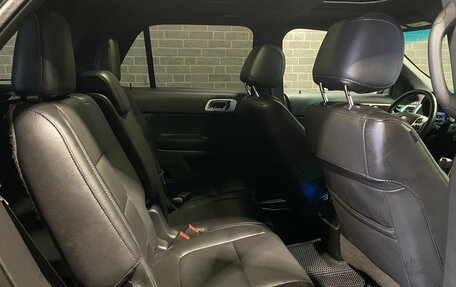 Ford Explorer VI, 2015 год, 2 300 000 рублей, 11 фотография