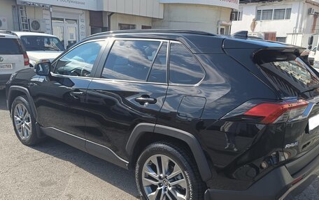 Toyota RAV4, 2021 год, 3 900 000 рублей, 2 фотография