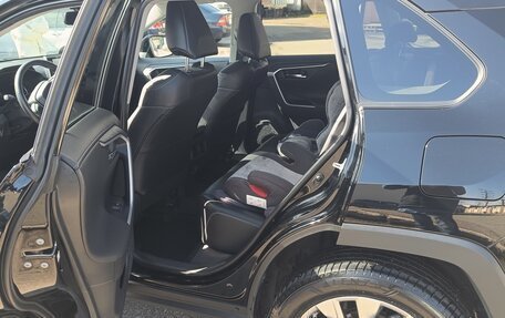 Toyota RAV4, 2021 год, 3 900 000 рублей, 5 фотография