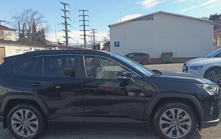 Toyota RAV4, 2021 год, 3 900 000 рублей, 3 фотография