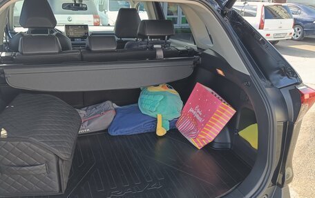 Toyota RAV4, 2021 год, 3 900 000 рублей, 8 фотография