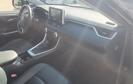 Toyota RAV4, 2021 год, 3 900 000 рублей, 6 фотография