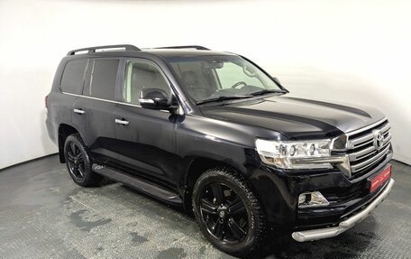 Toyota Land Cruiser 200, 2018 год, 6 300 000 рублей, 3 фотография