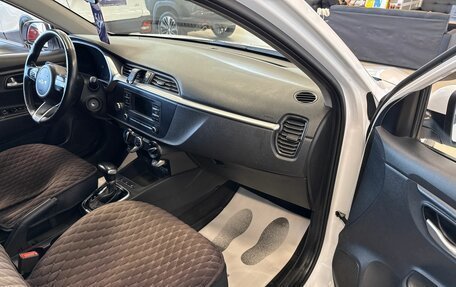 KIA Rio IV, 2021 год, 1 379 000 рублей, 12 фотография