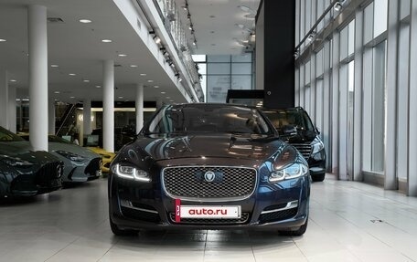 Jaguar XJ IV (X351), 2016 год, 4 000 000 рублей, 2 фотография