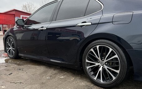 Toyota Camry, 2018 год, 2 550 000 рублей, 8 фотография