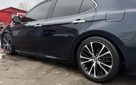 Toyota Camry, 2018 год, 2 550 000 рублей, 9 фотография