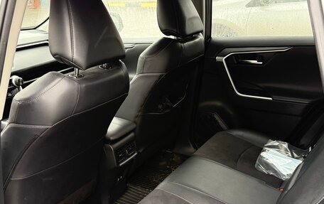 Toyota RAV4, 2021 год, 3 300 000 рублей, 5 фотография