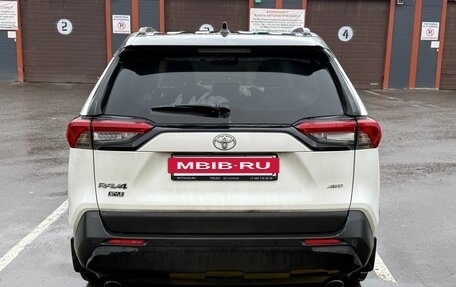 Toyota RAV4, 2021 год, 3 300 000 рублей, 3 фотография