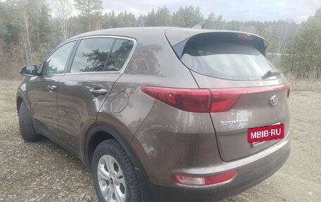 KIA Sportage IV рестайлинг, 2017 год, 1 600 000 рублей, 4 фотография