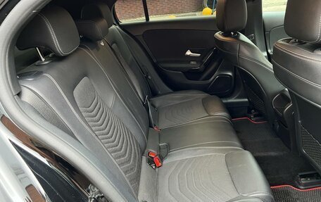 Mercedes-Benz A-Класс, 2018 год, 2 990 000 рублей, 9 фотография