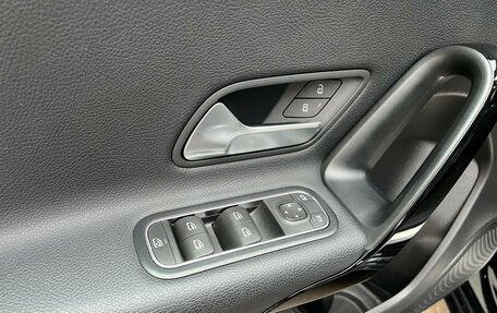 Mercedes-Benz A-Класс, 2018 год, 2 990 000 рублей, 27 фотография