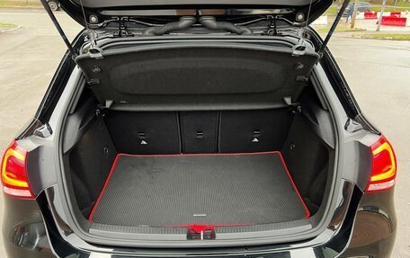 Mercedes-Benz A-Класс, 2018 год, 2 990 000 рублей, 23 фотография