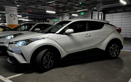 Toyota C-HR I рестайлинг, 2021 год, 2 800 000 рублей, 1 фотография