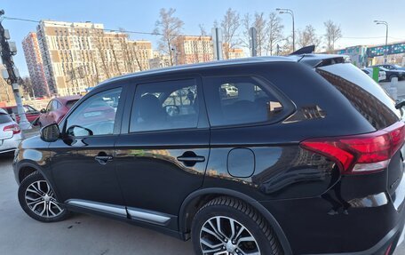 Mitsubishi Outlander III рестайлинг 3, 2018 год, 1 880 000 рублей, 1 фотография