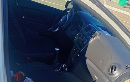 Renault Logan II, 2021 год, 650 000 рублей, 6 фотография