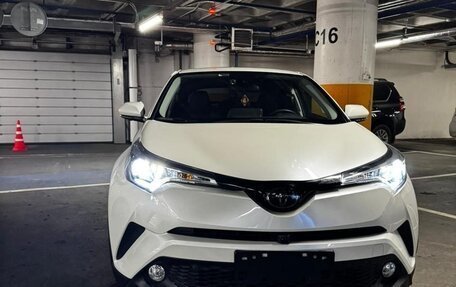 Toyota C-HR I рестайлинг, 2021 год, 2 800 000 рублей, 2 фотография