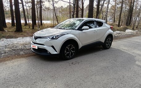 Toyota C-HR I рестайлинг, 2021 год, 2 800 000 рублей, 11 фотография
