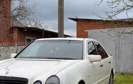 Mercedes-Benz E-Класс, 1996 год, 270 000 рублей, 5 фотография