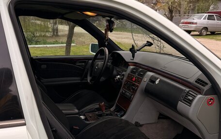 Mercedes-Benz E-Класс, 1996 год, 270 000 рублей, 6 фотография