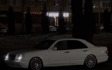 Mercedes-Benz E-Класс, 1996 год, 270 000 рублей, 8 фотография