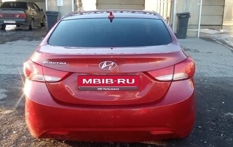 Hyundai Elantra V, 2013 год, 975 000 рублей, 2 фотография