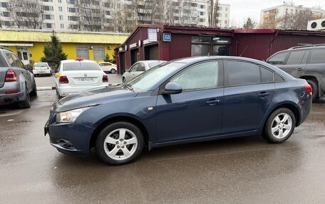 Chevrolet Cruze II, 2010 год, 645 000 рублей, 3 фотография
