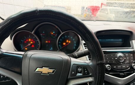 Chevrolet Cruze II, 2010 год, 645 000 рублей, 12 фотография