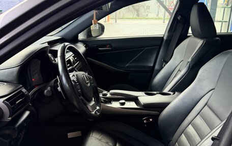 Lexus IS III, 2017 год, 2 900 000 рублей, 14 фотография