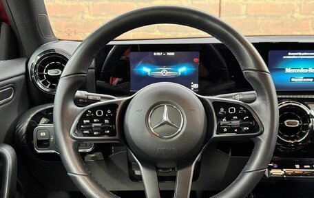 Mercedes-Benz A-Класс, 2019 год, 2 090 000 рублей, 13 фотография