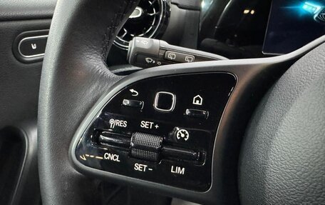 Mercedes-Benz A-Класс, 2019 год, 2 090 000 рублей, 14 фотография