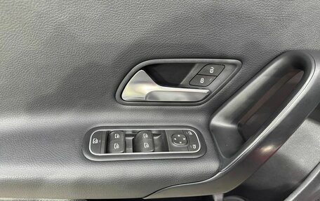 Mercedes-Benz A-Класс, 2019 год, 2 090 000 рублей, 17 фотография