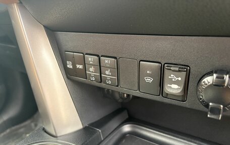 Toyota RAV4, 2017 год, 2 890 000 рублей, 12 фотография