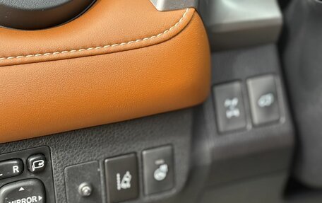 Toyota RAV4, 2017 год, 2 890 000 рублей, 14 фотография