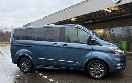 Ford Tourneo Custom I рестайлинг, 2021 год, 2 820 000 рублей, 3 фотография