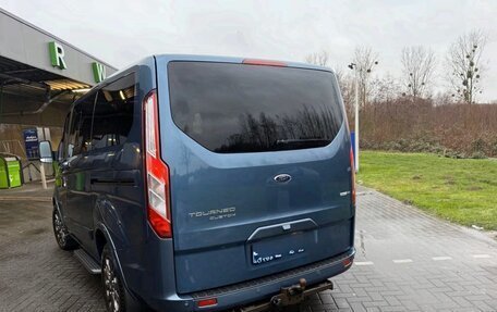 Ford Tourneo Custom I рестайлинг, 2021 год, 2 820 000 рублей, 4 фотография