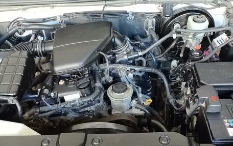 Toyota Land Cruiser Prado 150 рестайлинг 2, 2015 год, 3 700 000 рублей, 2 фотография