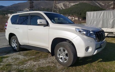 Toyota Land Cruiser Prado 150 рестайлинг 2, 2015 год, 3 700 000 рублей, 7 фотография